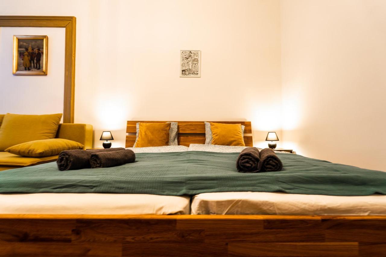 Palace Quarter Suite ブダペスト エクステリア 写真