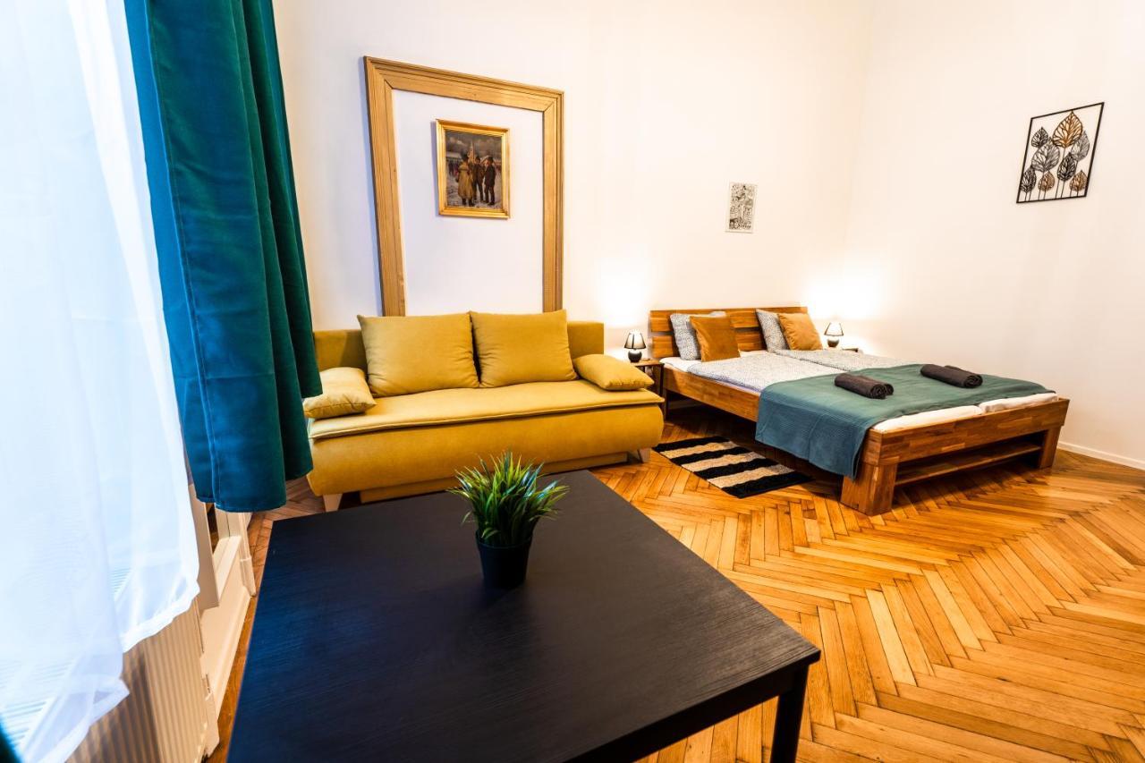 Palace Quarter Suite ブダペスト エクステリア 写真