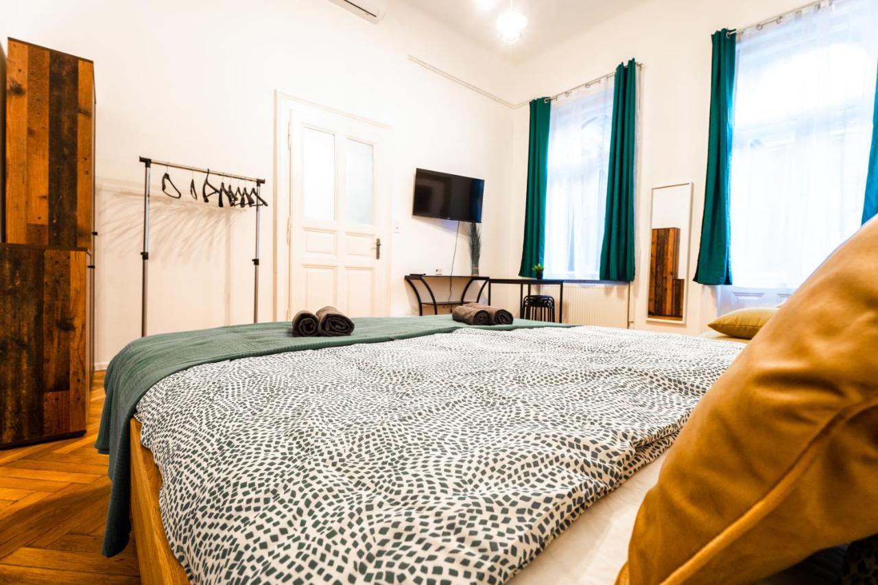 Palace Quarter Suite ブダペスト エクステリア 写真