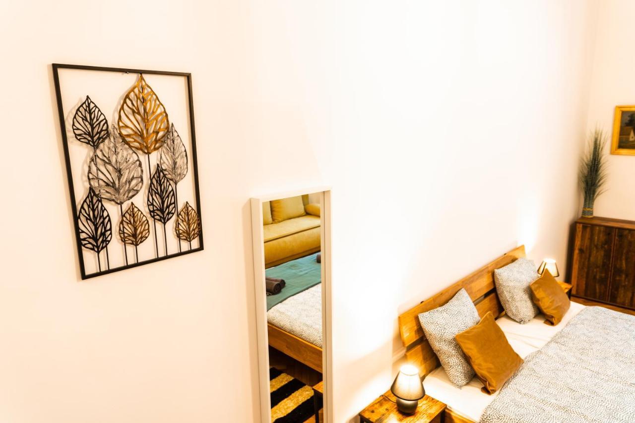 Palace Quarter Suite ブダペスト エクステリア 写真